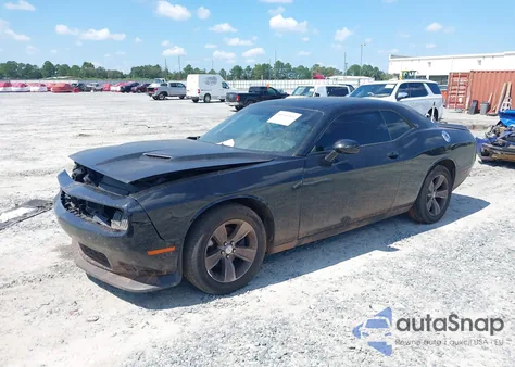 2018 Dodge Challenger Sxt z USA, uszkodzony, nr VIN 2C3CDZAGXJH242121